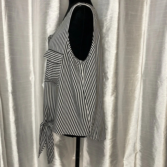 a.n.a Women’s XXL Black White Striped Sleeveless Button Down Tie Front Blouse - Picture 5 of 8